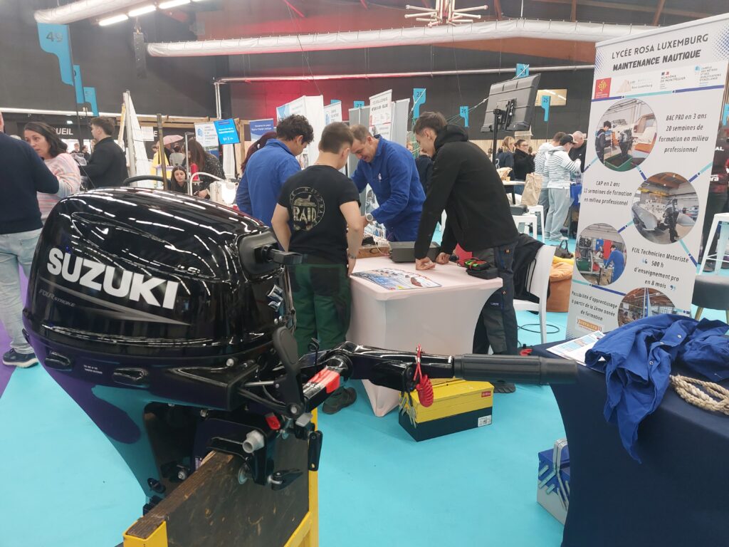 stand lycée Rosa Luxemburg sur le salon ID métiers