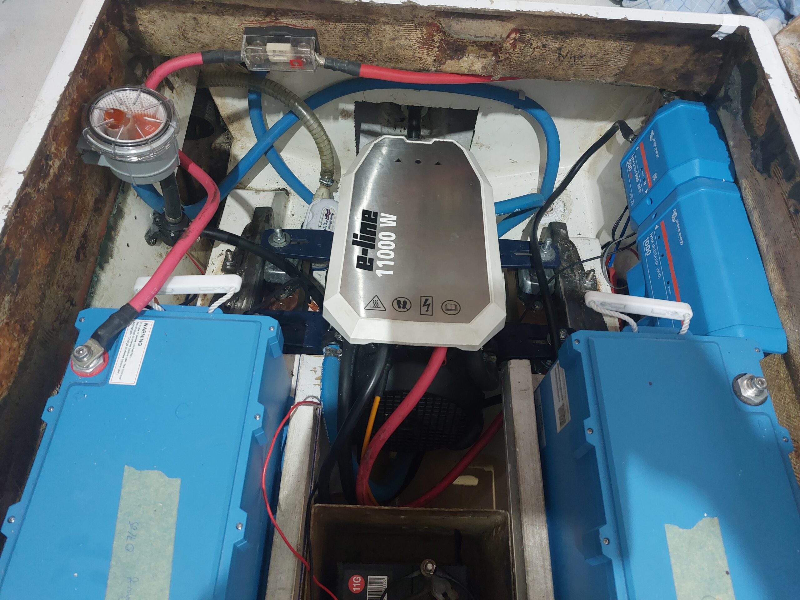 Moteur evetus et batteries victron